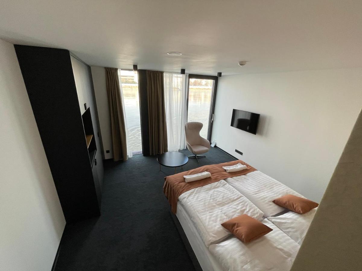 Ponton Rooms Bratislava Esterno foto