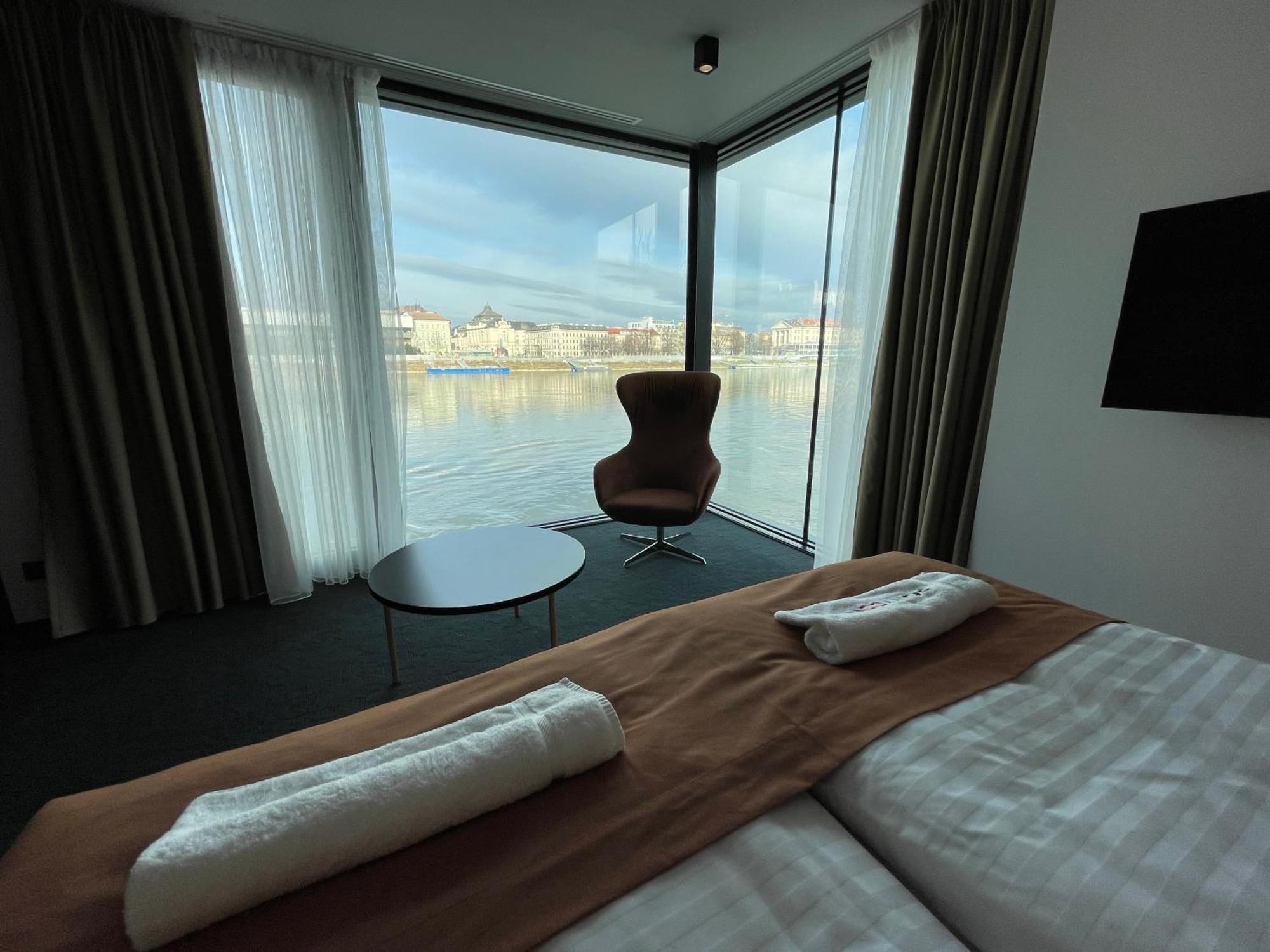 Ponton Rooms Bratislava Esterno foto